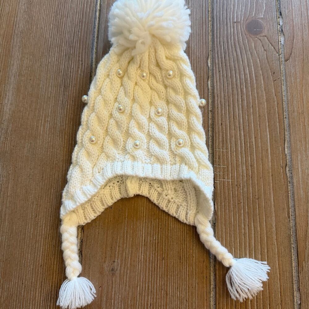 Nicole miller white cable knit pearl hat